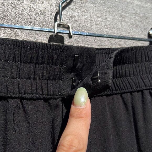 Banana Republic Women's Black Elastic Waist Jogger Pants Size Medium Petite - Picture 5 of 9